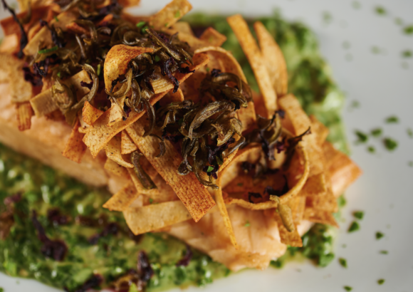 Camarones en costra de chicharrón
